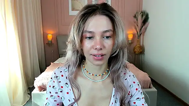 Snapshot of LuluAlis chatting on 04-26-26, 12:57 LuluAlis online show from 04-26-26, 12:57