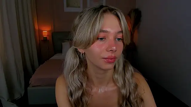 LuluAlis online show from 06-19-26, 02:01