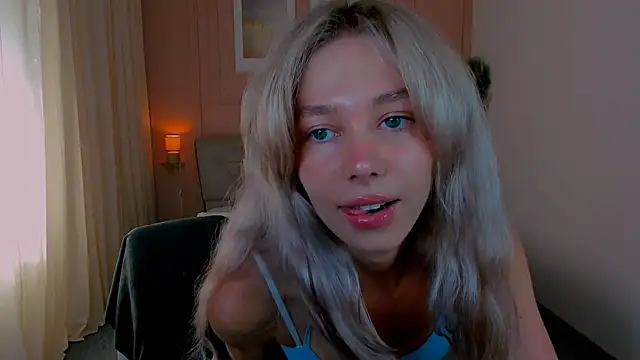 Snapshot of LuluAlis chatting on 05-21-26, 01:52 LuluAlis online show from 05-21-26, 01:52