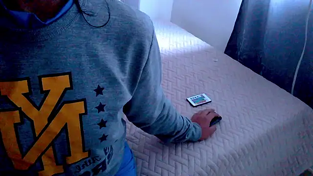 Snapshot of MiaCute_fit8 chatting on 03-19-26, 01:33 MiaCute fit8 online show from 03-19-26, 01:33