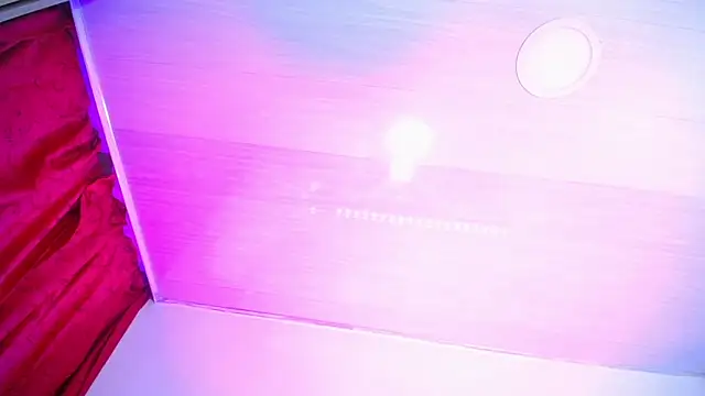 VivienneNoir online show from 06-18-26, 10:20