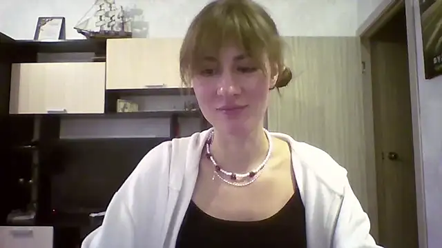 ElenoreHolguin online show from 04-07-26, 03:03