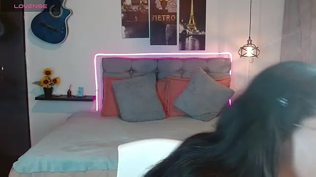 Mylu xx online show from 04-06-26, 01:23