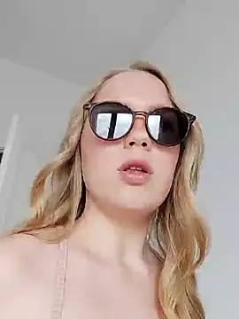 LittleForestELF2 online show from 03-28-26, 09:21