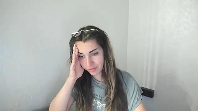 summmmersky1 online show from 04-14-26, 05:29