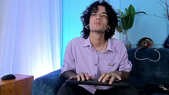 Skinny Mac online show from 04-19-26, 01:23