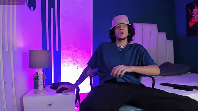 Skinny Mac online show from 05-01-26, 01:27