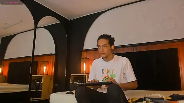 Skinny Mac online show from 07-25-26, 03:18
