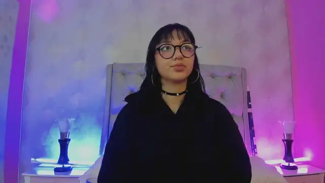 Snapshot of LilithBluum chatting on 06-25-26, 12:32 LilithBluum online show from 06-25-26, 12:32