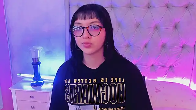 Snapshot of LilithBluum chatting on 07-11-26, 01:44 LilithBluum online show from 07-11-26, 01:44
