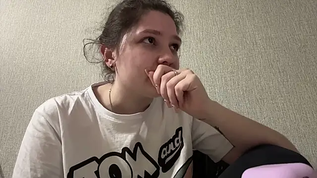 Emmiebutwihu online show from 04-15-26, 11:27