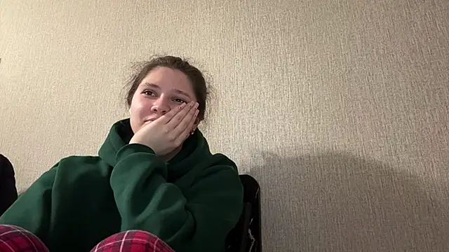 Emmiebutwihu online show from 04-10-26, 09:27