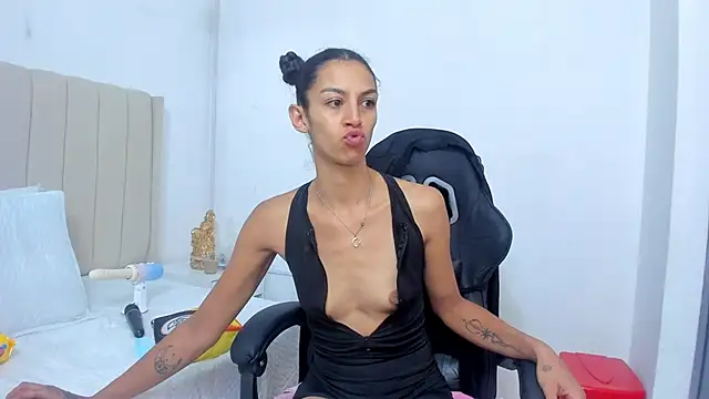 Snapshot of Abril_Castroo chatting on 05-12-26, 12:11 Abril Castroo online show from 05-12-26, 12:11
