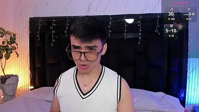 NicoKinggs  online show from 03-12-26, 12:09