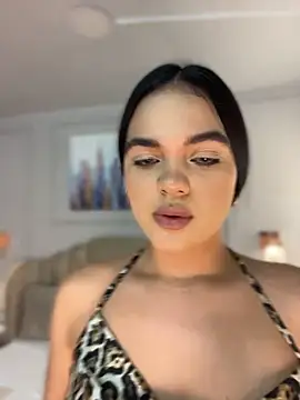 Bella-Ferrer online show from 04-15-26, 07:51