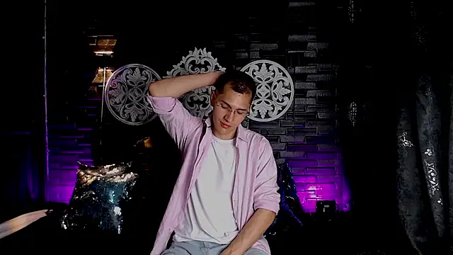 MilanDavid1 online show from 03-18-26, 05:36