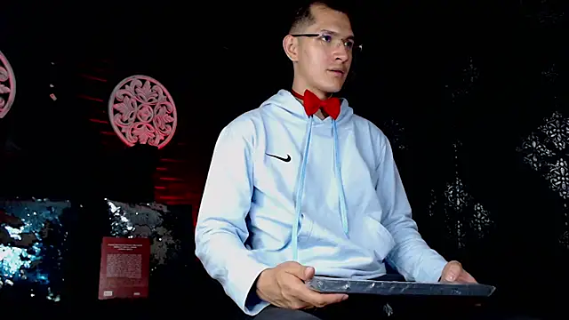 MilanDavid1 online show from 04-24-26, 05:26