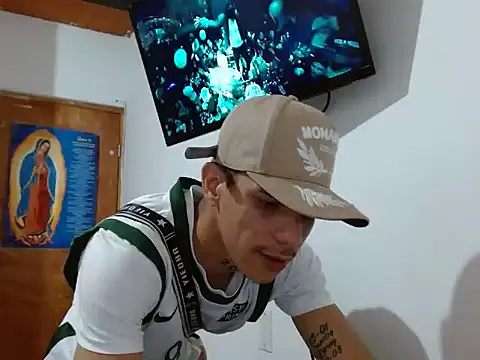 Snapshot of ethanchamo chatting on 03-14-26, 05:08 ethanchamo online show from 03-14-26, 05:08