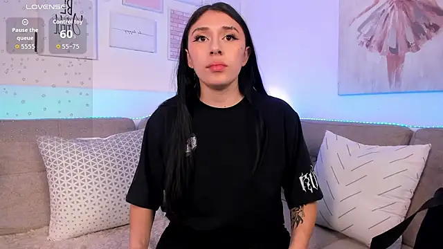 Snapshot of Zoey_monroe chatting on 06-19-26, 01:28 Zoey monroe online show from 06-19-26, 01:28