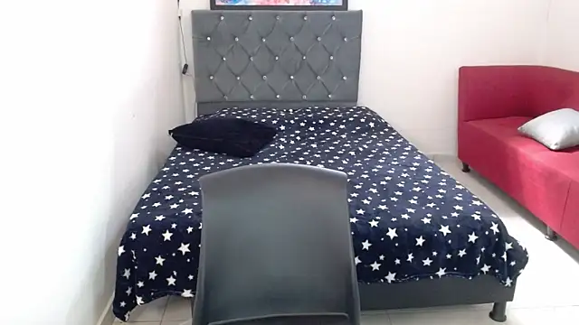 candymorena69 online show from 06-04-26, 06:34
