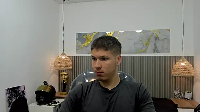 AlessandroFranco online show from 04-18-26, 01:02