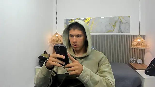 AlessandroFranco online show from 05-04-26, 01:14
