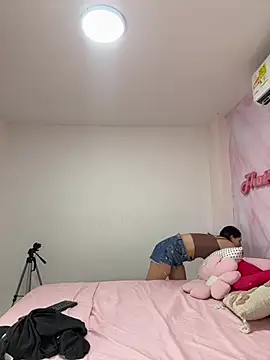 Adalyn Cute online show from 04-17-26, 06:44