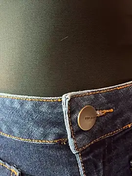 Adalyn Cute online show from 04-18-26, 07:18