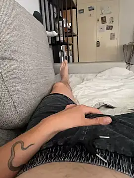 Snapshot of curvedlongdick chatting on 06-27-26, 06:25 curvedlongdick online show from 06-27-26, 06:25