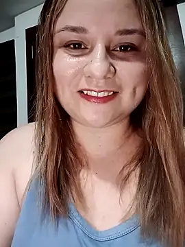 Snapshot of jennyyhottt chatting on 04-15-26, 06:52 jennyyhottt online show from 04-15-26, 06:52