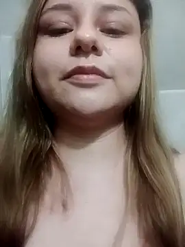 Snapshot of jennyyhottt chatting on 07-17-26, 10:23 jennyyhottt online show from 07-17-26, 10:23