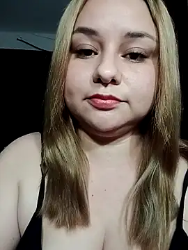Snapshot of jennyyhottt chatting on 04-21-26, 05:47 jennyyhottt online show from 04-21-26, 05:47
