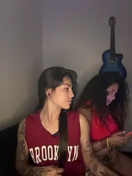 Snapshot of Twoshotsparty420 chatting on 03-13-26, 03:11 Twoshotsparty420 online show from 03-13-26, 03:11