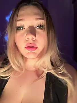 Snapshot of urbaddbunny chatting on 05-05-26, 06:49 urbaddbunny online show from 05-05-26, 06:49