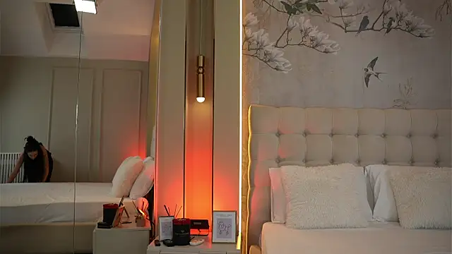 Snapshot of AnneRey chatting on 07-15-26, 05:36 AnneRey online show from 07-15-26, 05:36