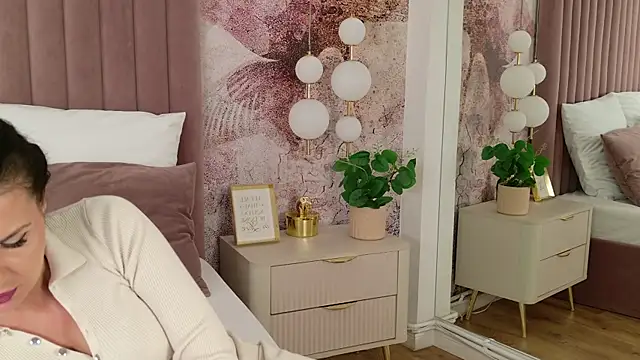 AnneRey online show from 04-15-26, 03:34