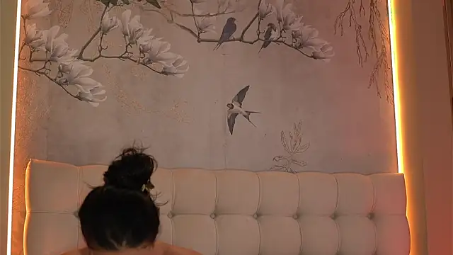Snapshot of AnneRey chatting on 07-13-26, 02:38 AnneRey online show from 07-13-26, 02:38
