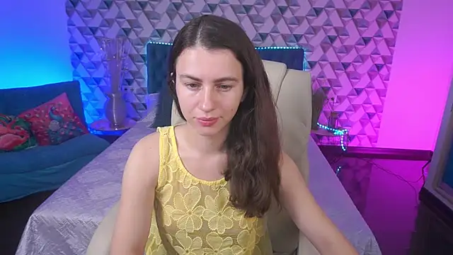 LittleJulii online show from 06-02-26, 01:00
