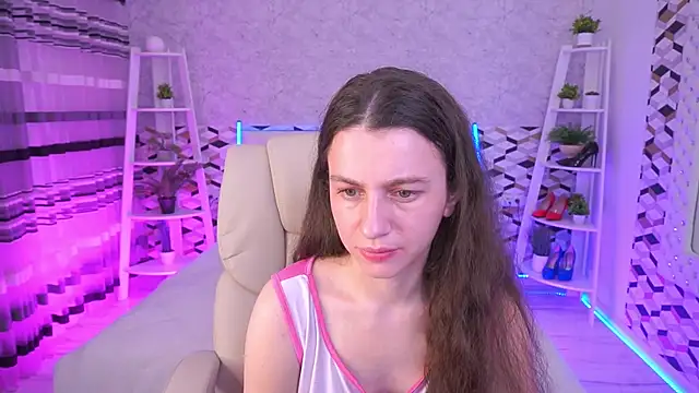 LittleJulii online show from 05-26-26, 07:45