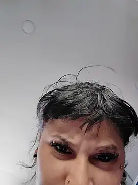 Snapshot of brunne_eva chatting on 05-10-26, 08:00 brunne eva online show from 05-10-26, 08:00
