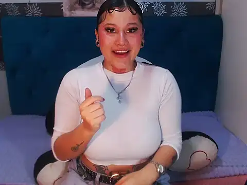 Snapshot of brunne_eva chatting on 05-28-26, 02:08 brunne eva online show from 05-28-26, 02:08