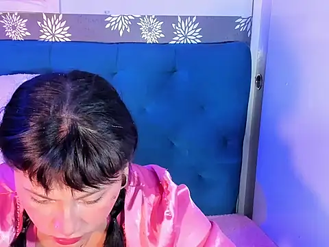 Snapshot of brunne_eva chatting on 05-07-26, 06:17 brunne eva online show from 05-07-26, 06:17