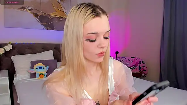 Mimi angels online show from 04-11-26, 01:02