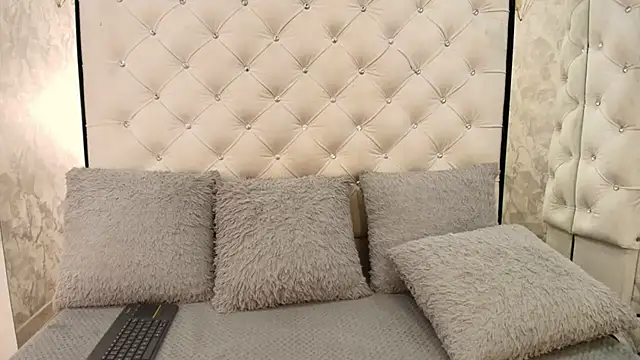 LadyMiax online show from 07-08-26, 04:02
