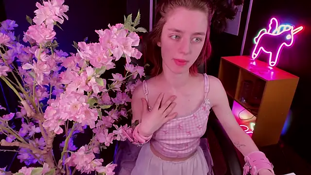 Pretty Victoria online show from 04-20-26, 06:16