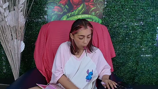 PinkyyPieee  online show from 03-31-26, 01:13