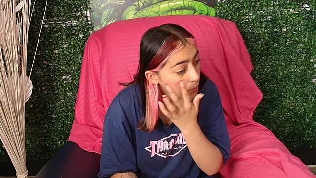 PinkyyPieee  online show from 03-28-26, 12:39