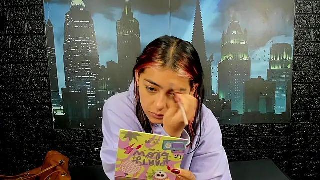 PinkyyPieee  online show from 04-20-26, 01:13