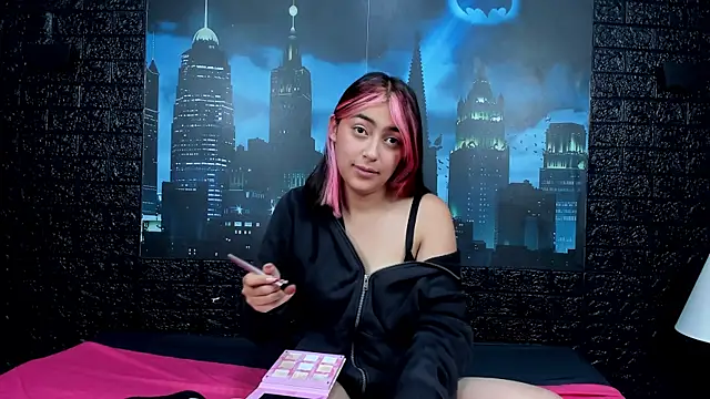 PinkyyPieee  online show from 03-26-26, 11:52