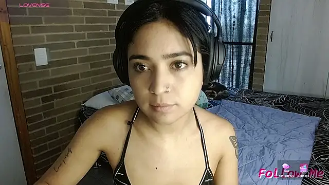 sweet-little online show from 03-25-26, 02:05